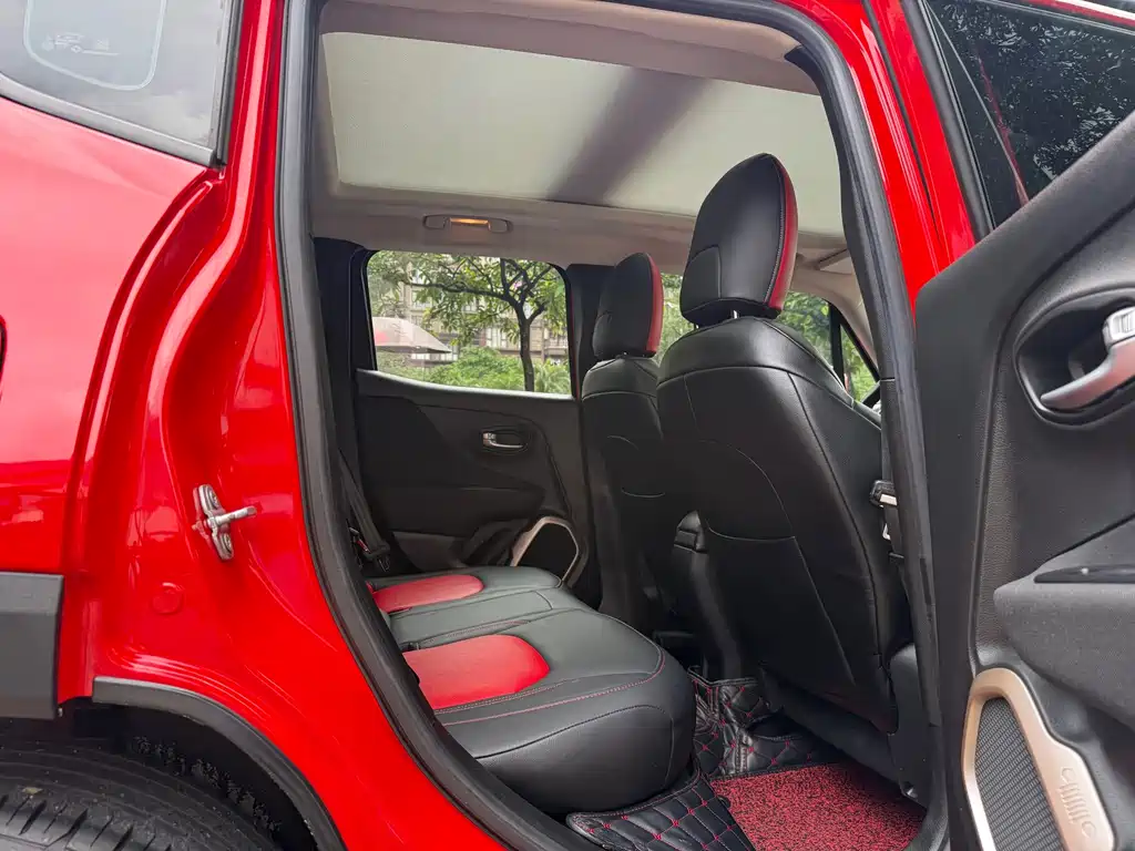 Jeep Renegade — миниатюра 8