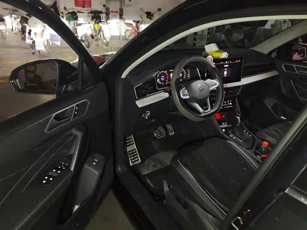 Volkswagen Tiguan L — миниатюра 14