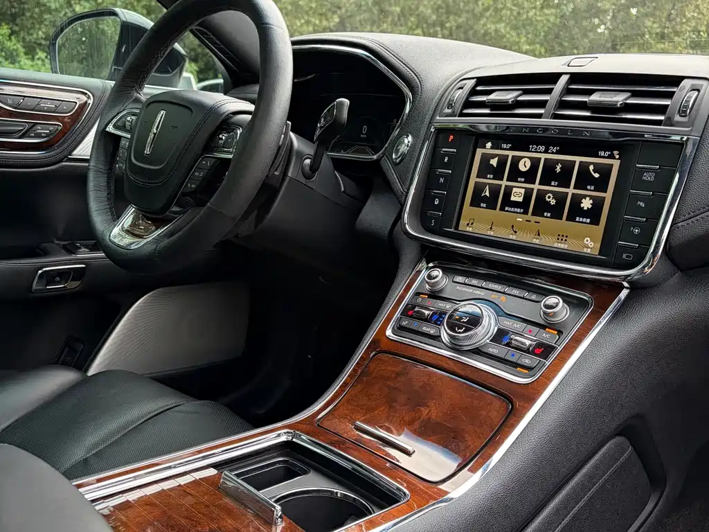 Lincoln Continental — миниатюра 32