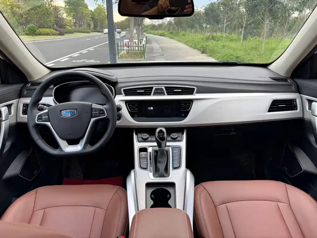 Geely Boyue — миниатюра 4