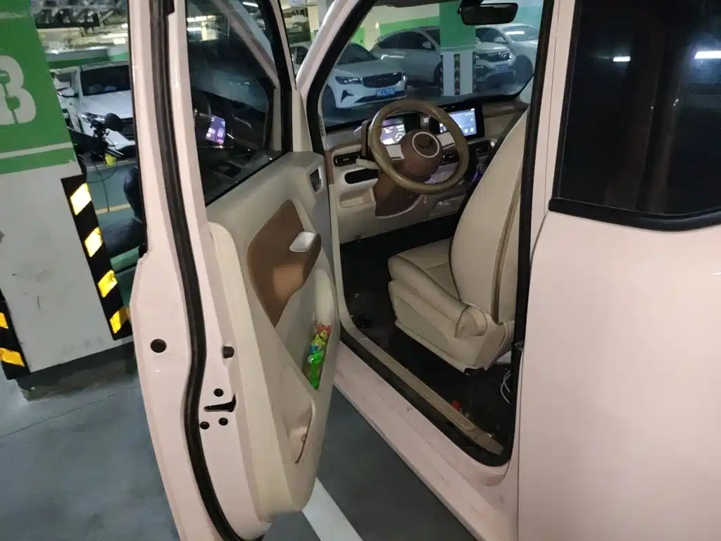Wuling MINIEV — миниатюра 12