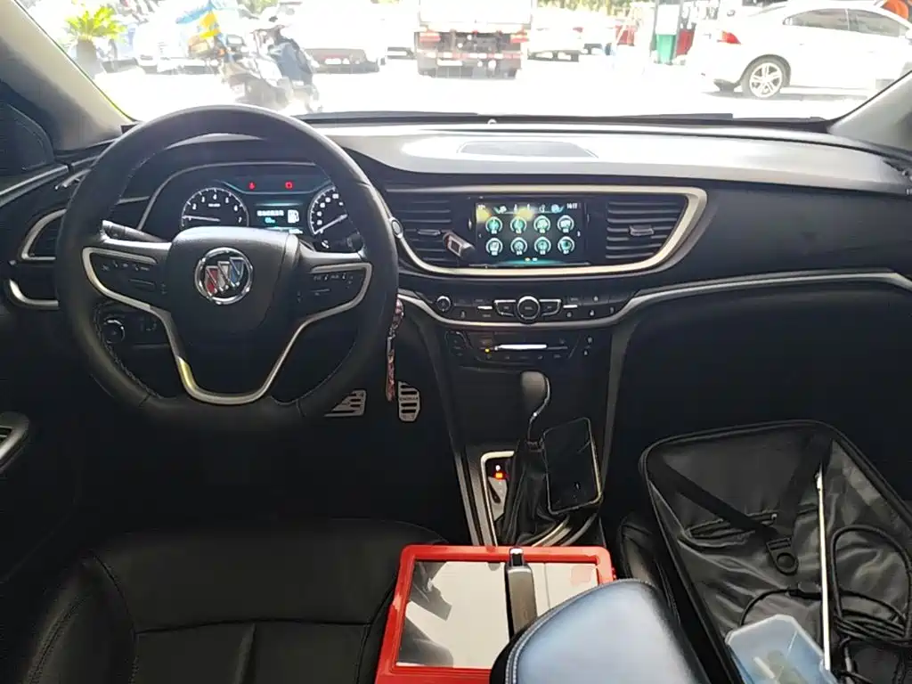 Buick Excelle — миниатюра 10
