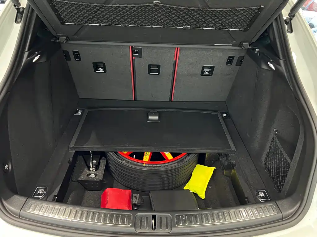 Porsche Macan — миниатюра 17