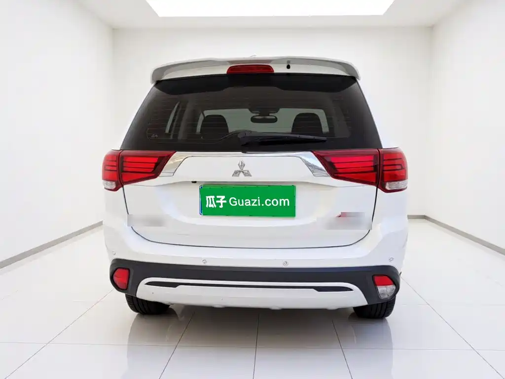 Mitsubishi Outlander — миниатюра 3