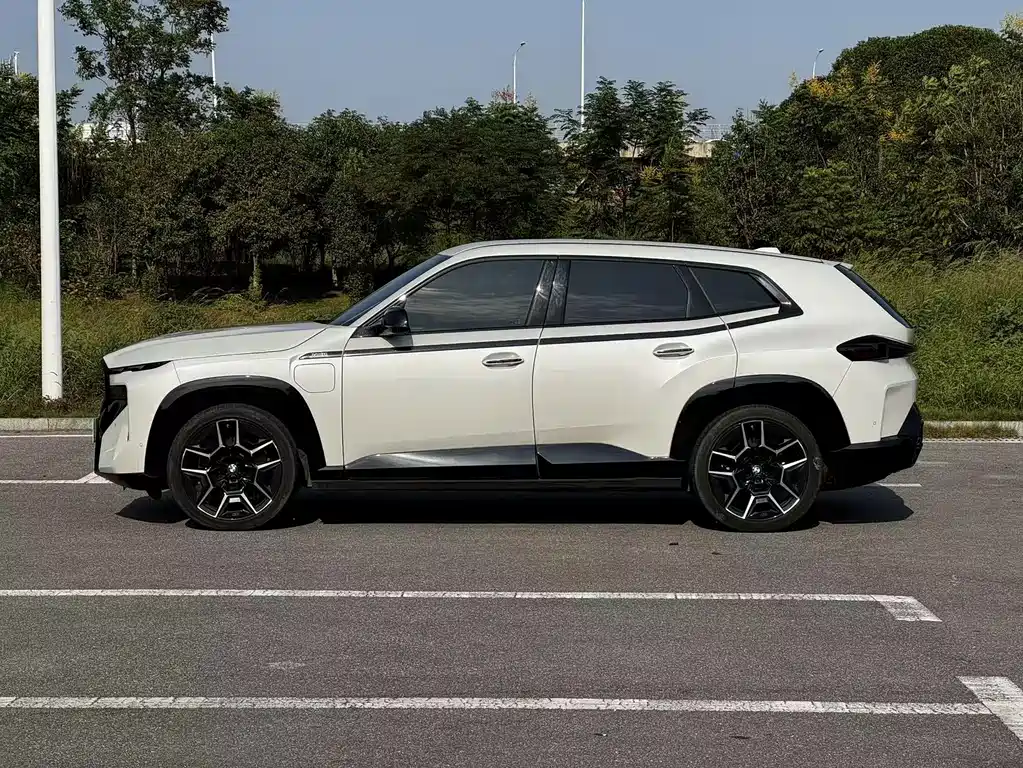 BMW XM — миниатюра 2