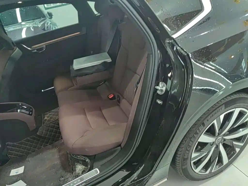 Volvo S90 — миниатюра 17