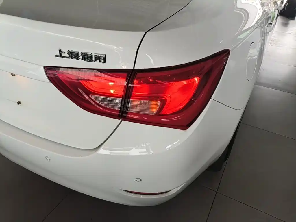 Buick Excelle — миниатюра 8