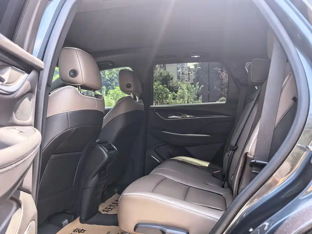 Buick Enclave — миниатюра 11