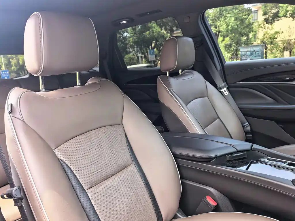 Buick Enclave — миниатюра 16