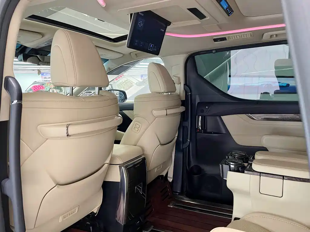 Toyota Alphard — фотографии объявления, Фото 19