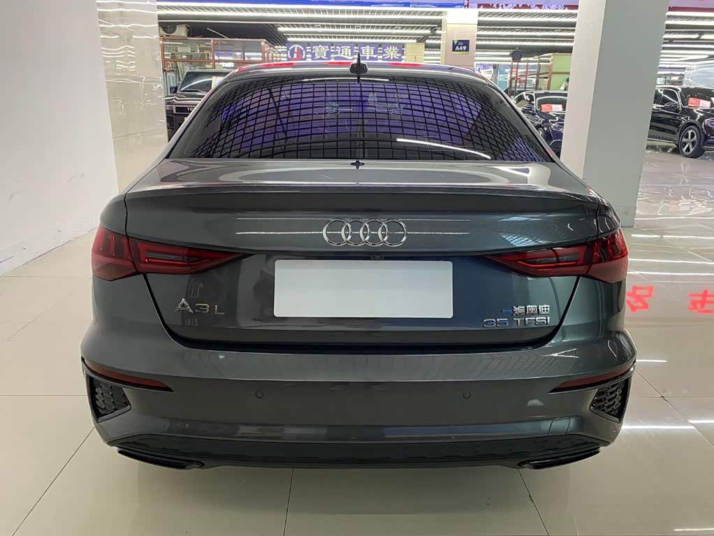 Audi A3 1.4 л 2022 г. Серебристо-серый, пробег 19000 км