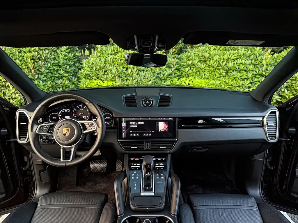 Porsche Cayenne — миниатюра 11