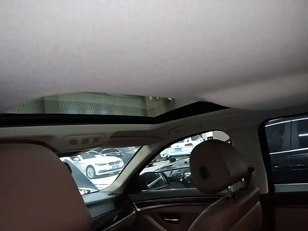 BMW 5 Series — миниатюра 18