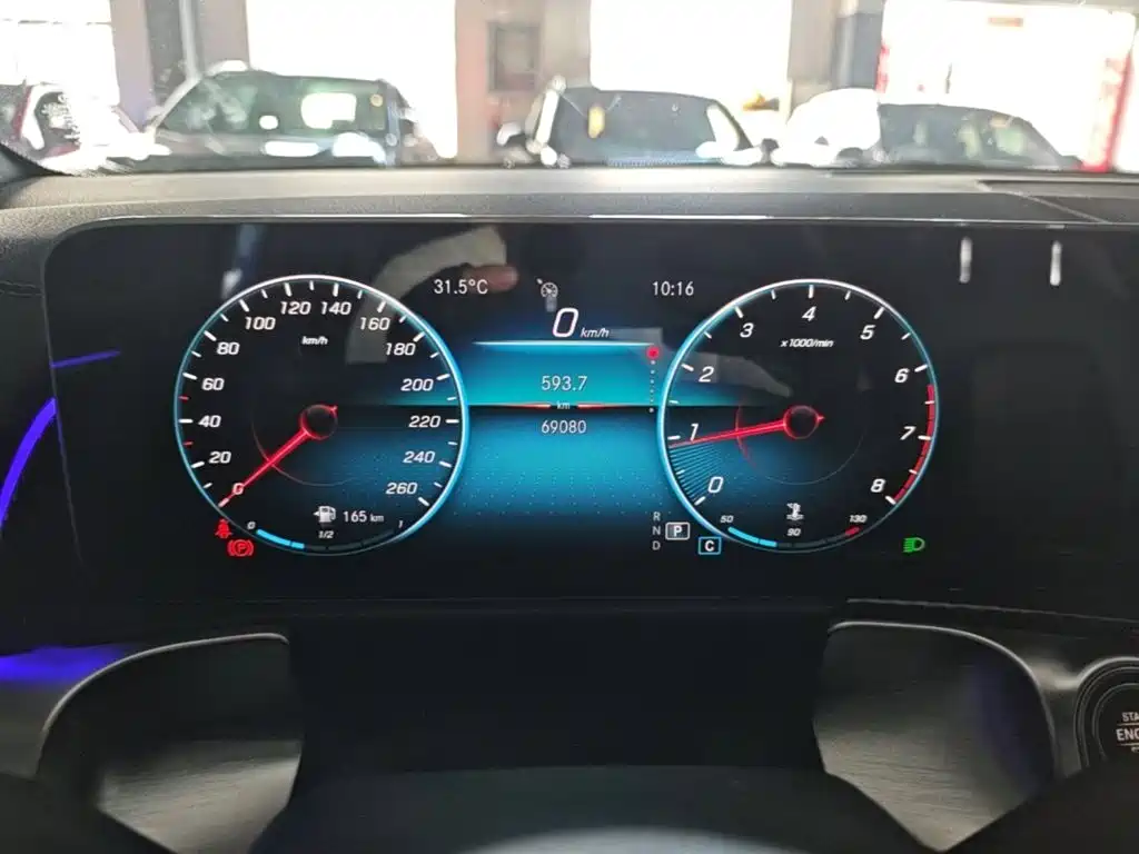 Mercedes-Benz GLB — миниатюра 4