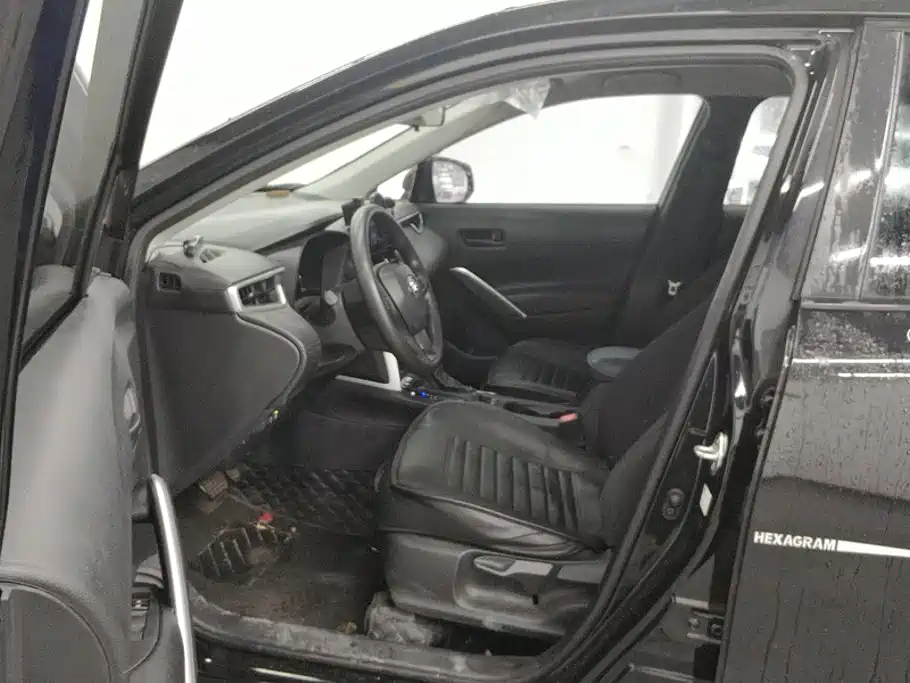 Toyota Corolla Cross — миниатюра 9