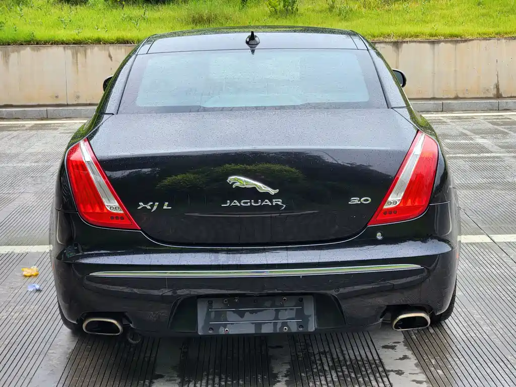 Jaguar XJ — миниатюра 5