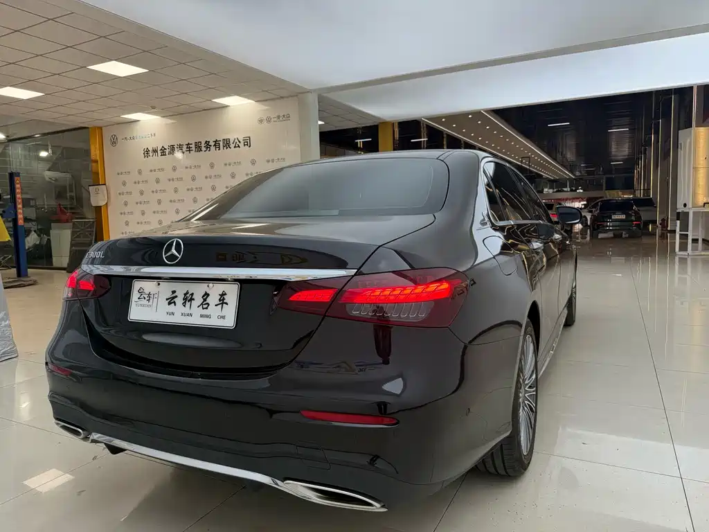 Mercedes-Benz E-Class — миниатюра 11
