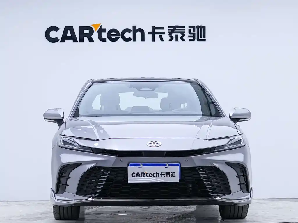 Toyota Camry — миниатюра 6