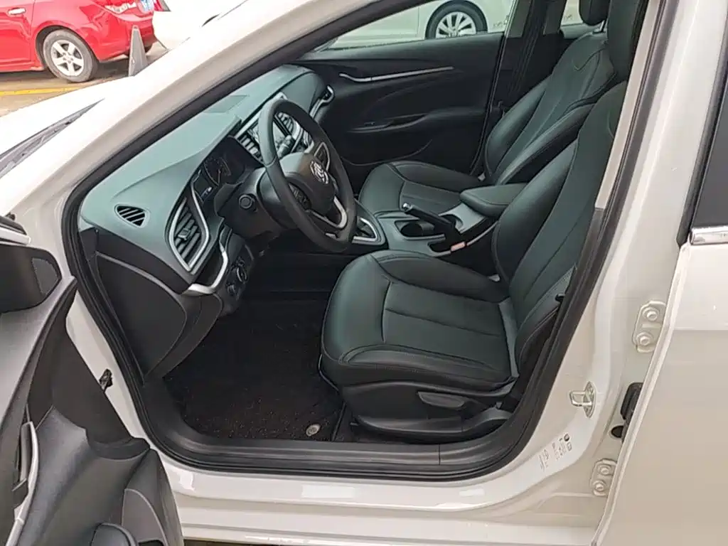Buick Excelle — миниатюра 15