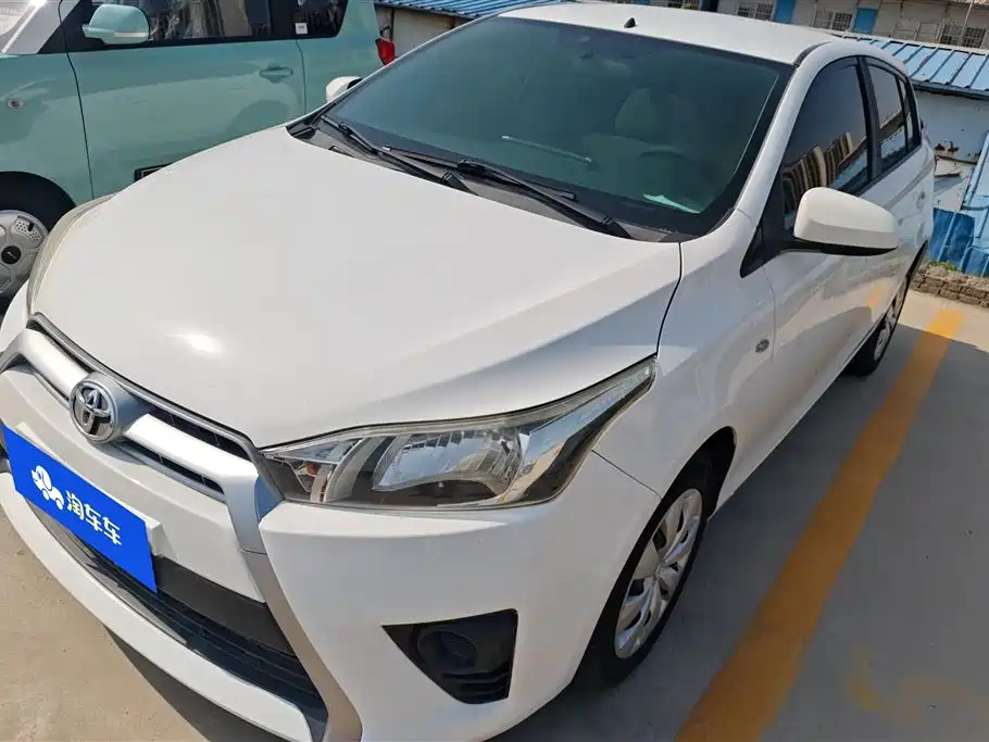 Toyota Yaris L 2015