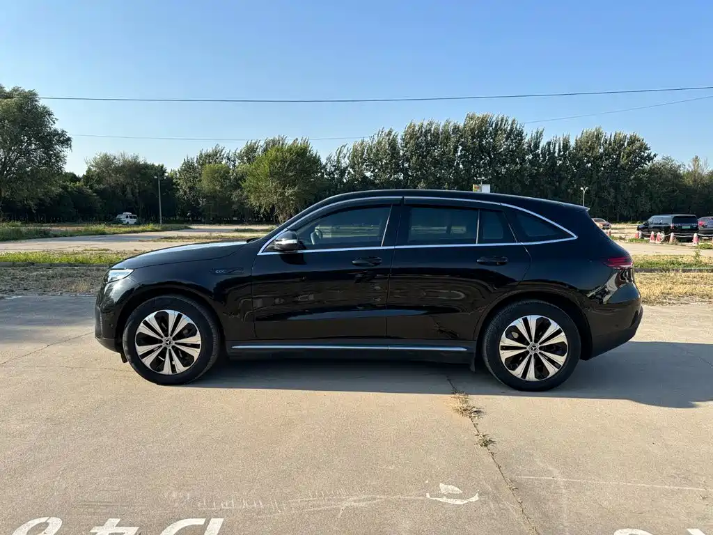 Mercedes-Benz EQC — миниатюра 7