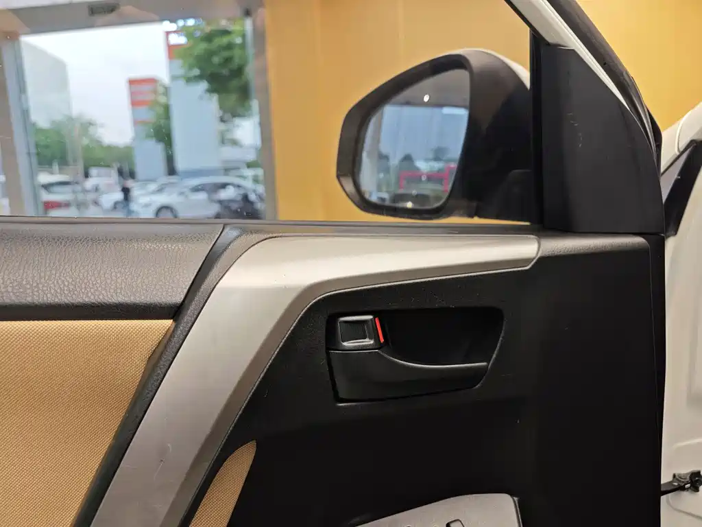 Toyota RAV4 2016 2.0L CVT V