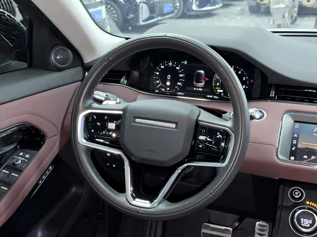 Land Rover Evoque PHEV — миниатюра 13