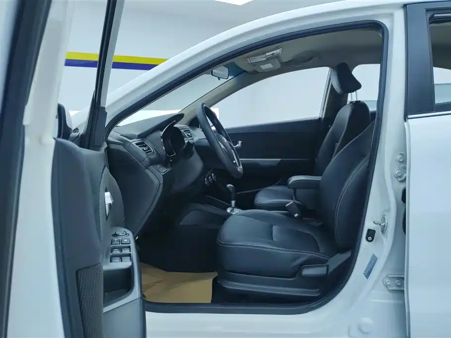Kia K2 2015 1.4L AT GLS