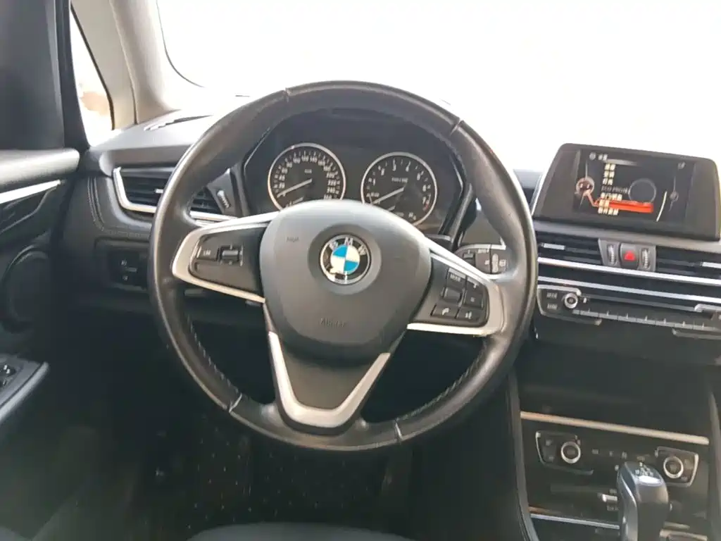 BMW 2 Series Active Tourer — миниатюра 11
