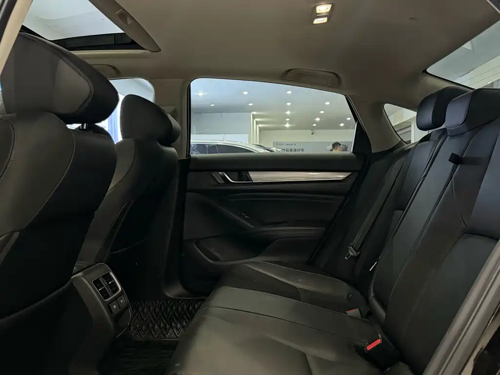 Honda Accord New Energy — миниатюра 7