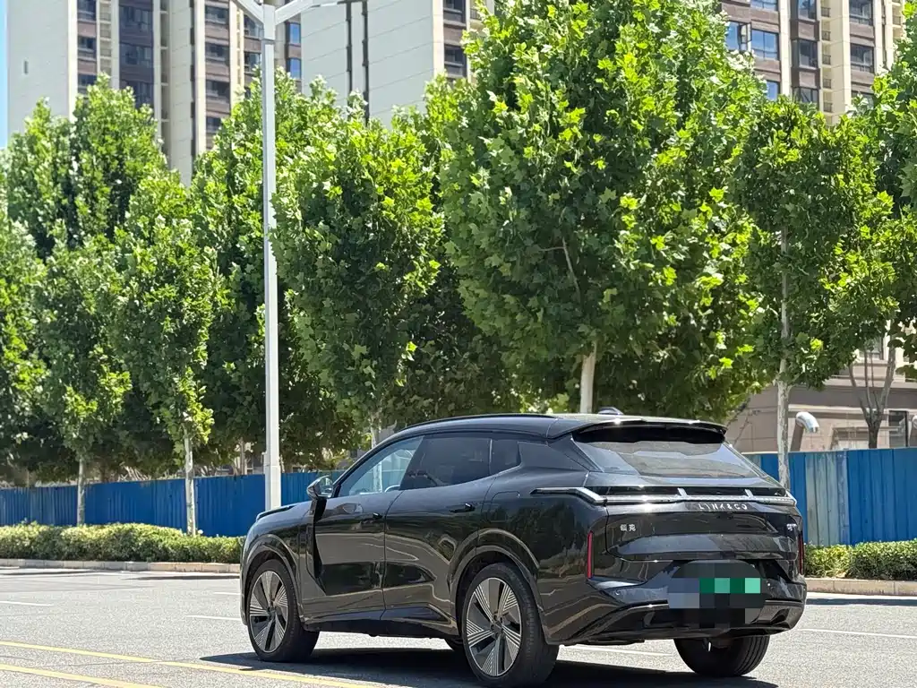 Lynk & Co 08 EM-P 2024 120km Plus