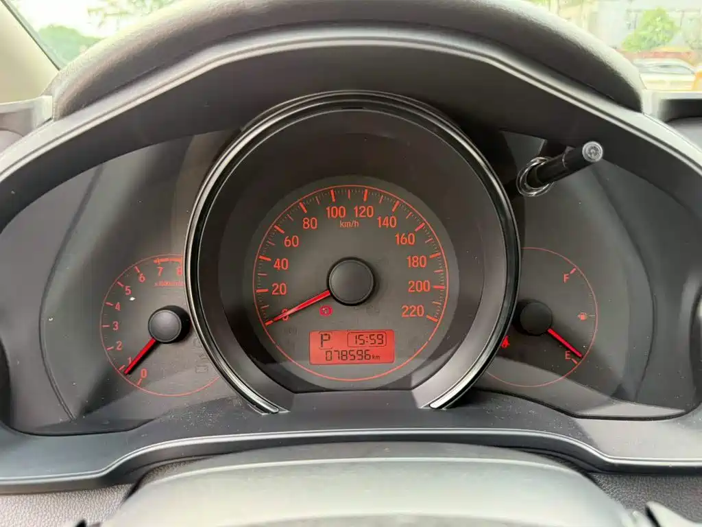 Honda Fit — миниатюра 9