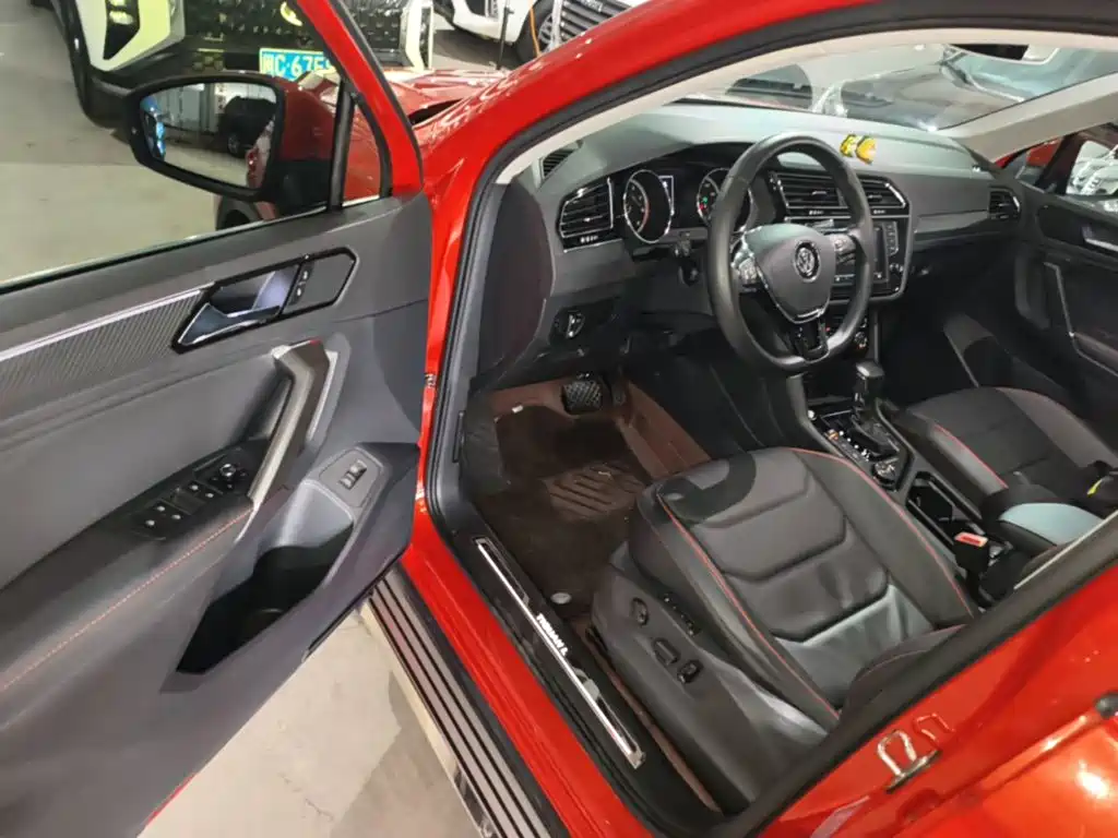 Volkswagen Tiguan L — миниатюра 16