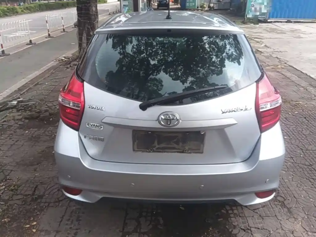 Toyota Yaris L — миниатюра 6