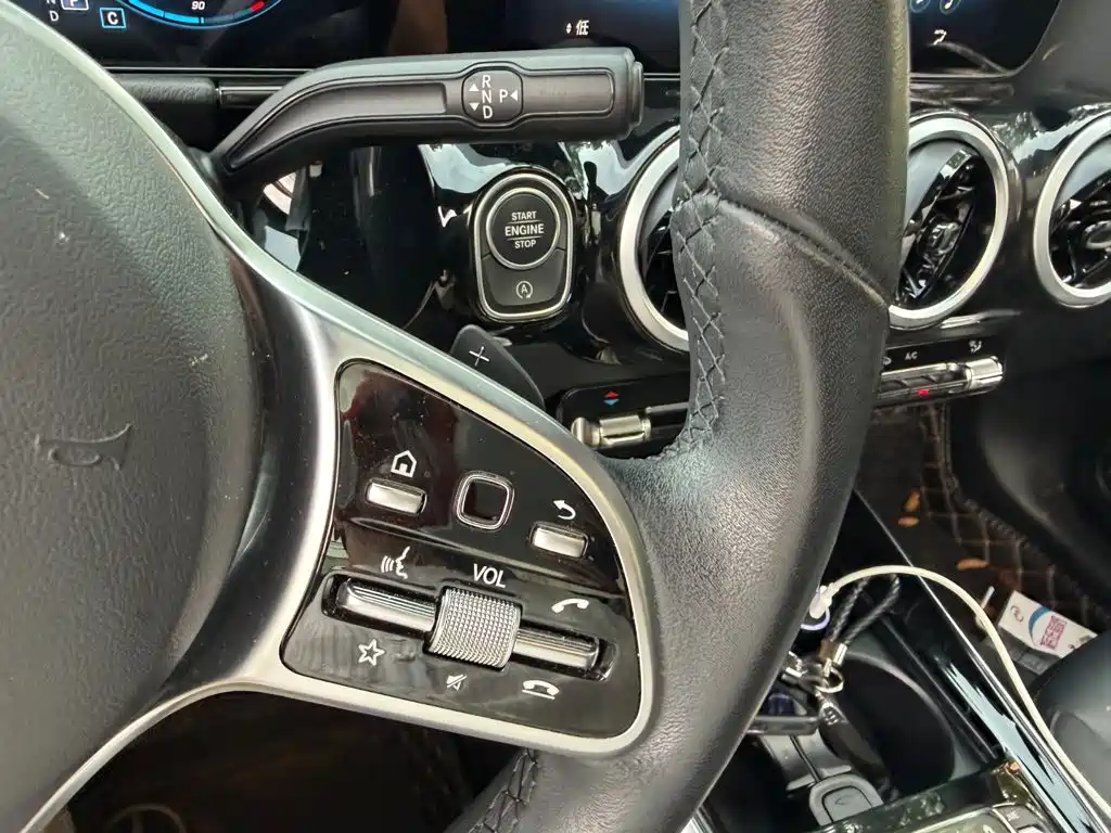 Mercedes-Benz GLA — миниатюра 10