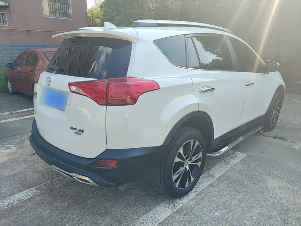 Toyota RAV4 2015 2.5L AT Elite