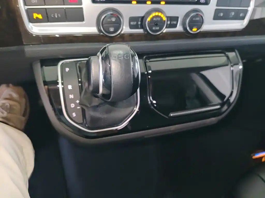 Volkswagen Multivan — миниатюра 14