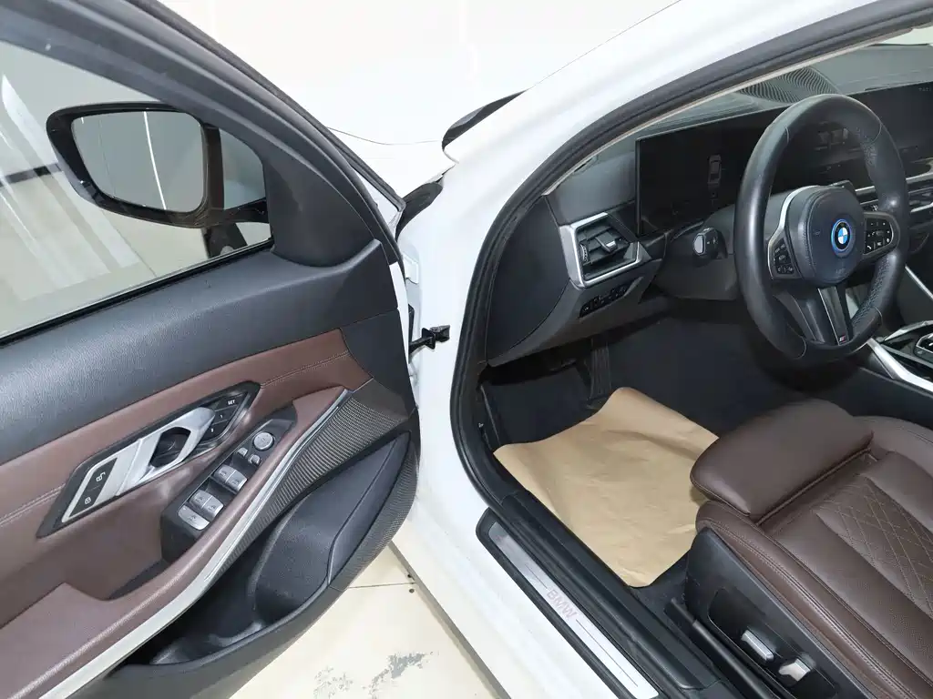 BMW i3 — миниатюра 11