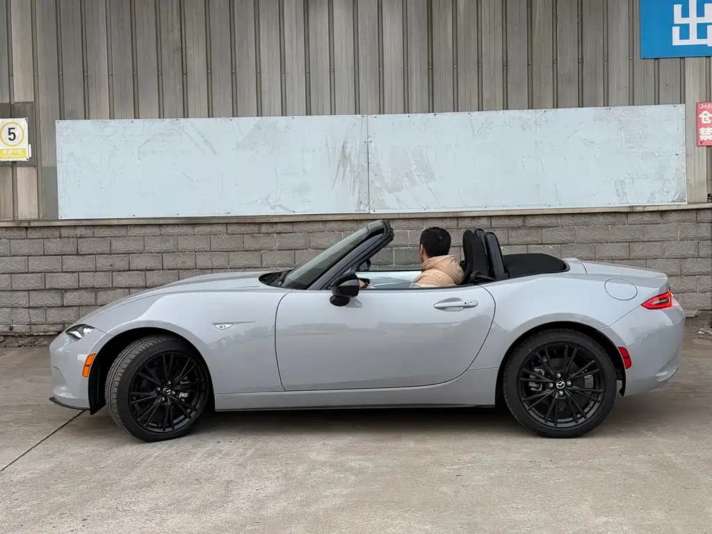 Mazda MX-5 2025 2.0L MT