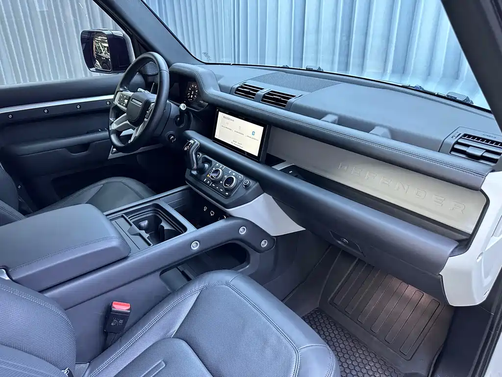 Land Rover Defender — миниатюра 19