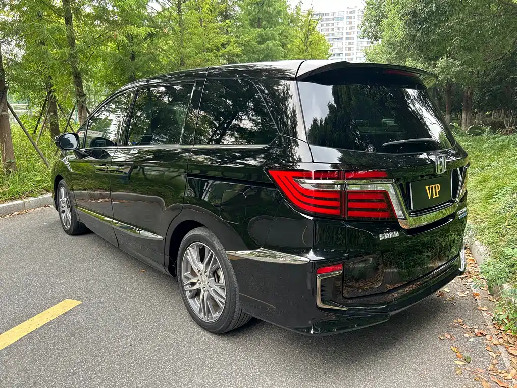 Honda Elysion — миниатюра 6