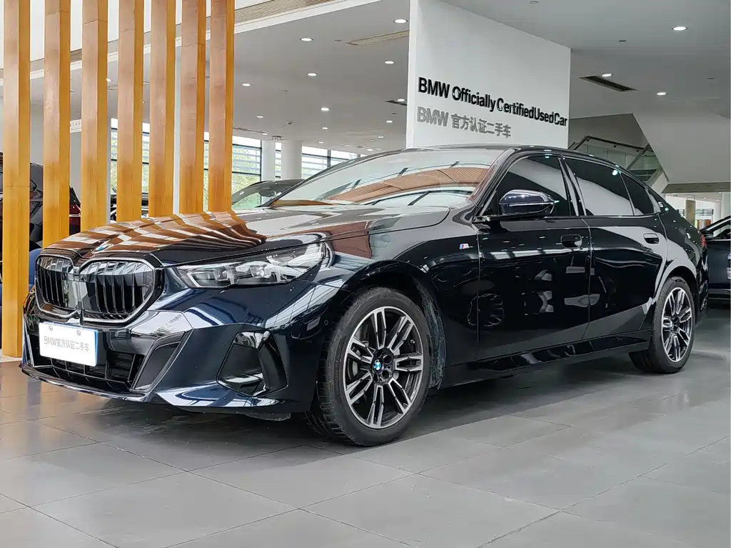BMW 5 Series 2025