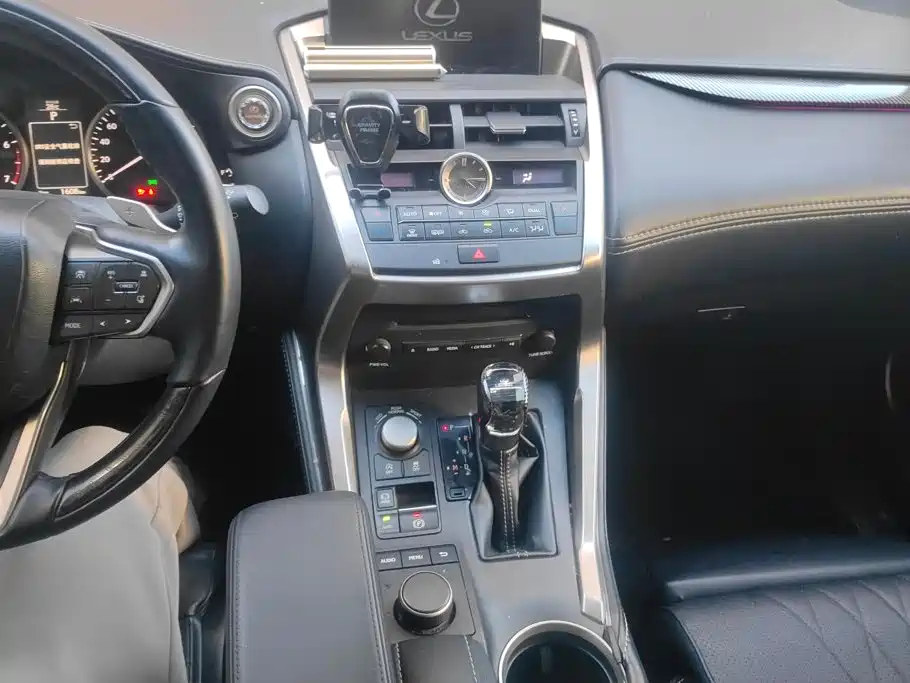 Lexus NX — миниатюра 16