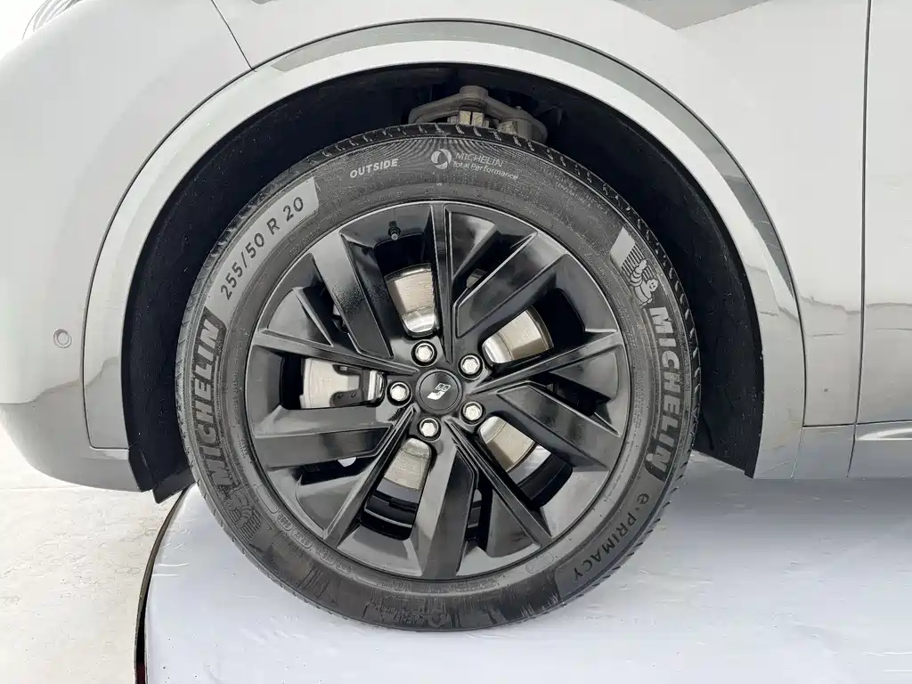 Li Auto L8 2023 Pro