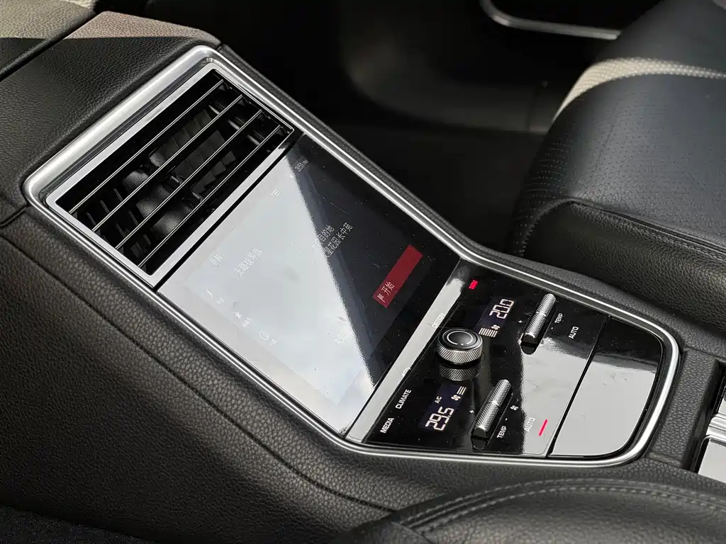 Porsche Panamera — миниатюра 15