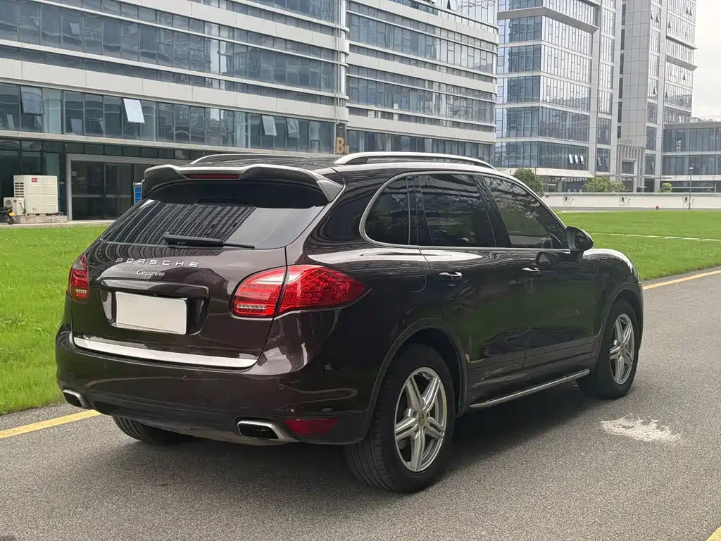 Porsche Cayenne — миниатюра 4