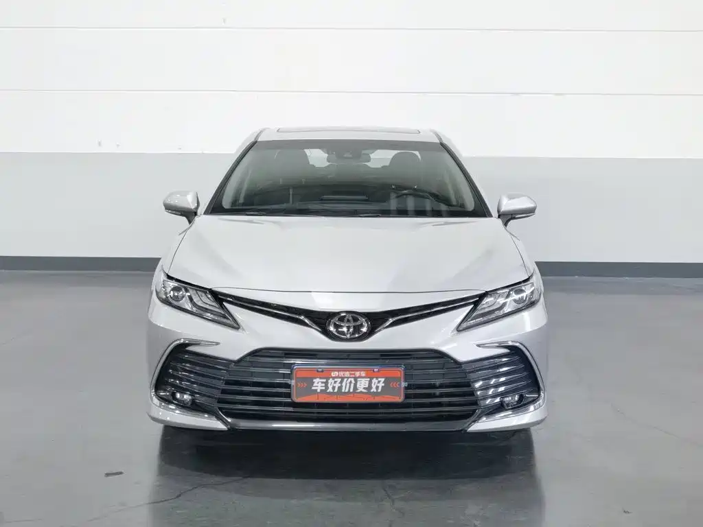 Toyota Camry — миниатюра 3