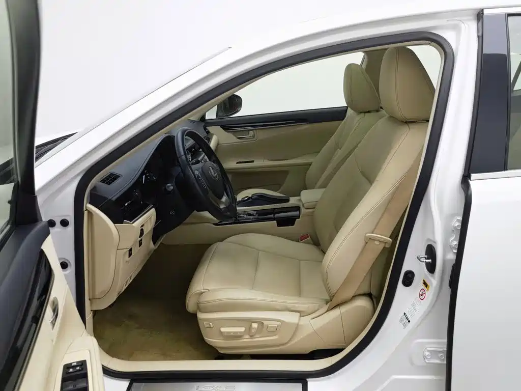 Lexus ES — миниатюра 10