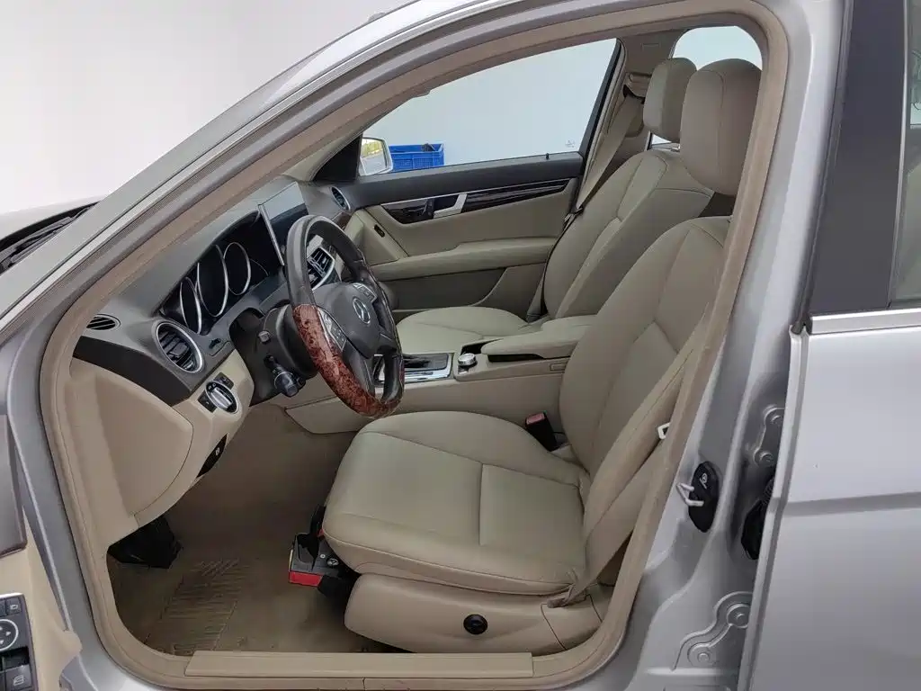 Mercedes-Benz C-Class — миниатюра 10