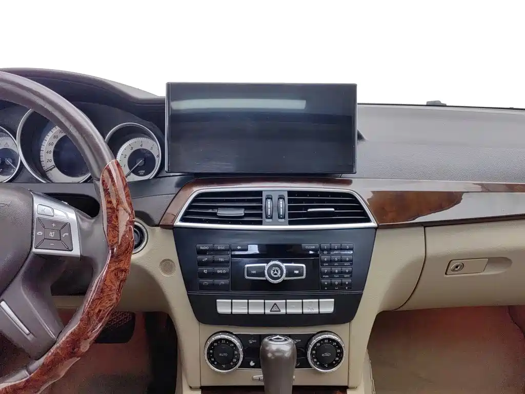 Mercedes-Benz C-Class — миниатюра 12